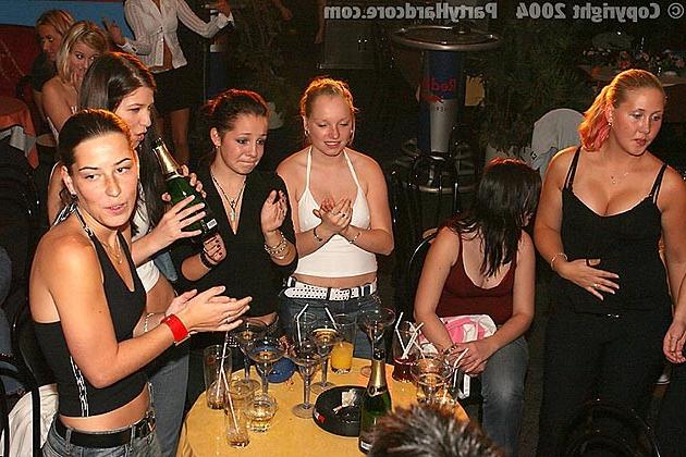 16P Next door gilr party fucks the strippers