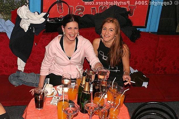 16P Shocking girls doing strangers in bar