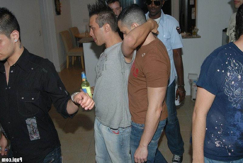 15P This papi house party gets crazy when theres guys fuckin in every room