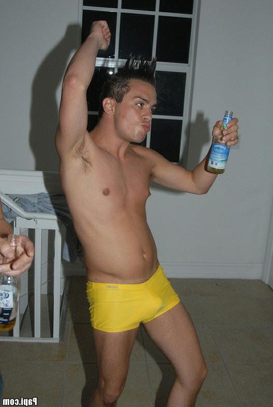 15P This papi house party gets crazy when theres guys fuckin in every room