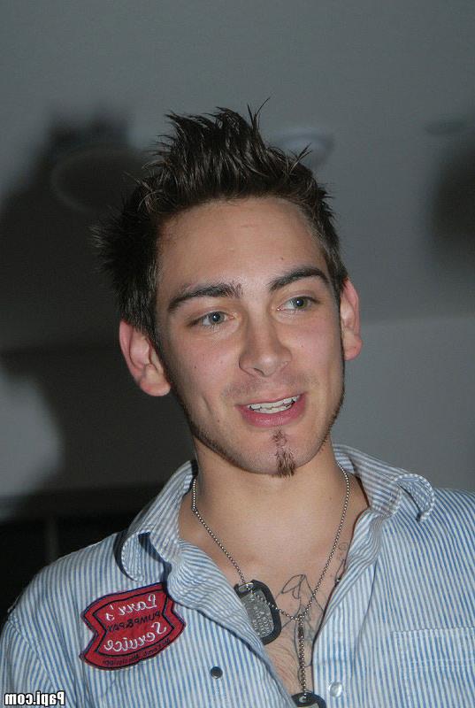 15P This papi house party gets crazy when theres guys fuckin in every room