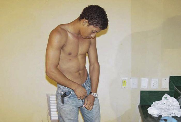 20P A latin knight washing and masturbating in jacuzzi
