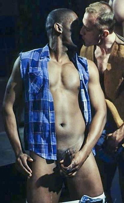 20P Black and white muscle knights sucking and cumming at gay bar