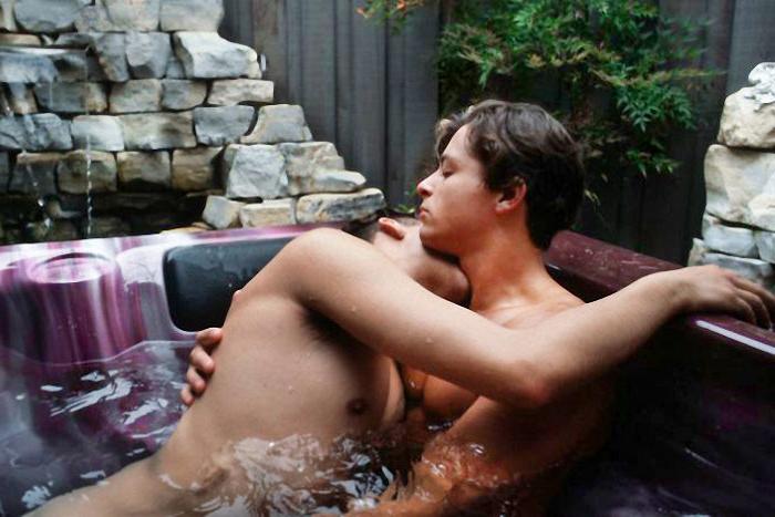 20P Muscle and twink fucking and cumming in jacuzzi at the backyard