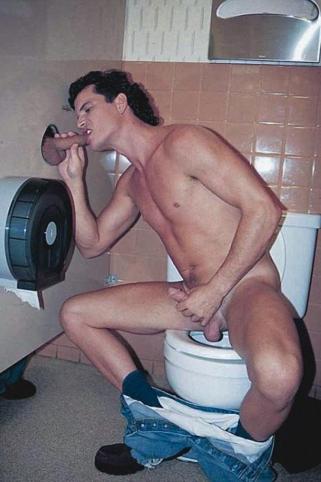 20P Latino muscle dudes enjoy fucking and facial cumming in a toilet