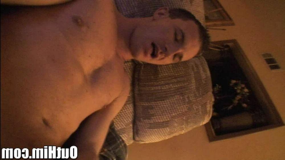 15P Horny amateur gays posing and fucking gallery 5