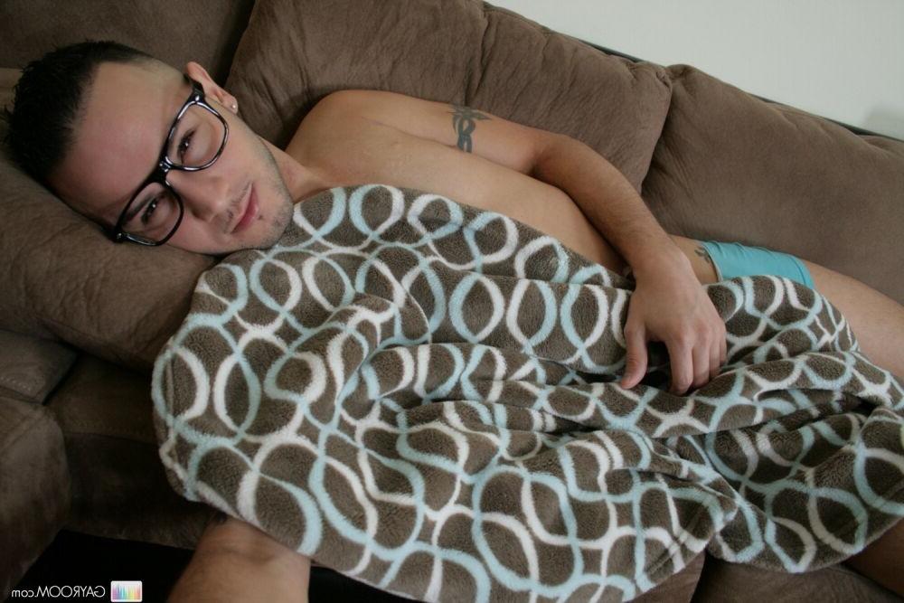 15P Horny amateur gays posing and fucking gallery 2