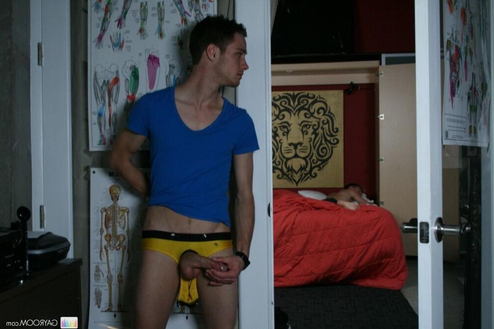 15P Horny amateur gays posing and fucking gallery 4