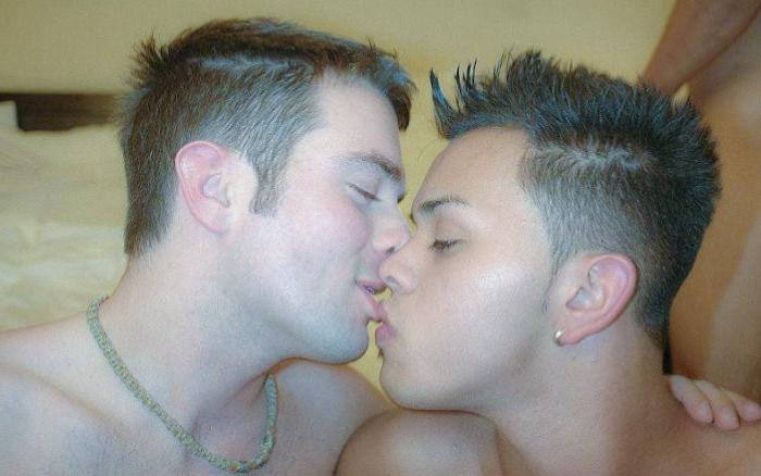 20P One fresh dude fucking his two college friends and facial deal