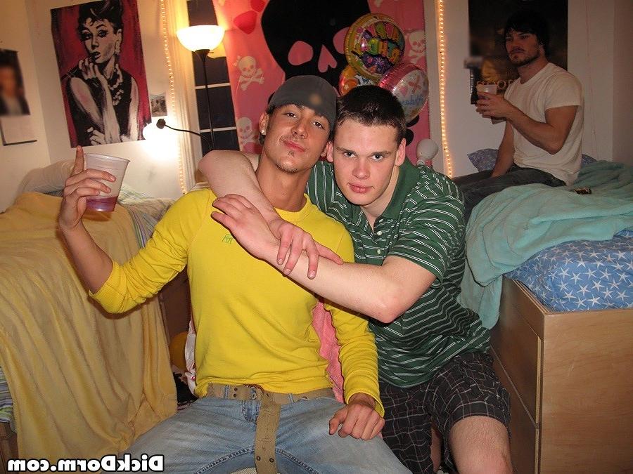 12P Check out this crazy fucking gay group sex dorm room party after a game of hoops