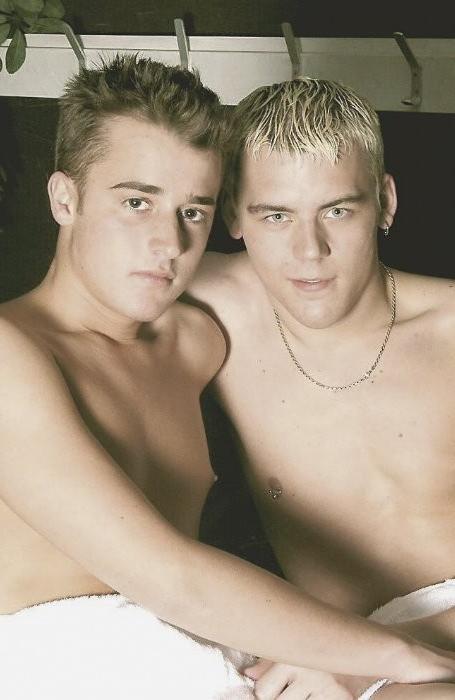 20P Big cock twinks blowing and facial cumming enjoyment in jacuzzi