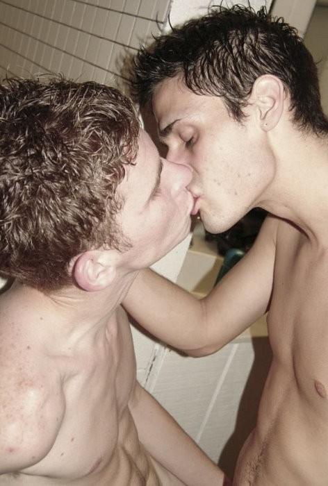 20P Gorgeous rookie fellows sucking and screwing in a shower room