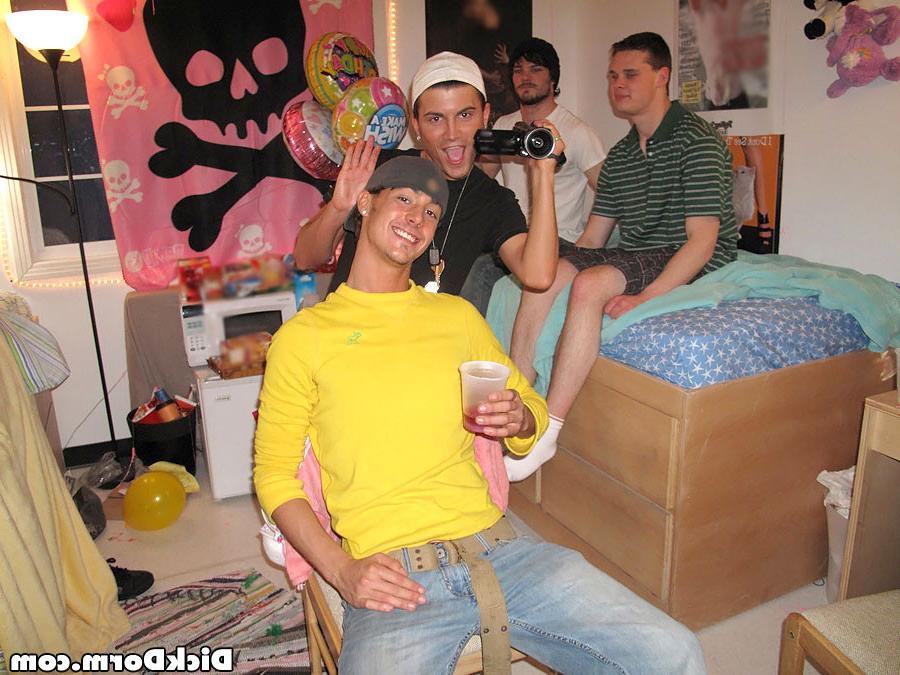 16P Horny dudes share their hot asses in these real amateur college dorm room gay fu