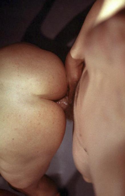 20P Smooth muscle dudes enjoy blowjob and screwing in a locker room