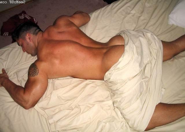 12P Really horny guys in nasty set of pics