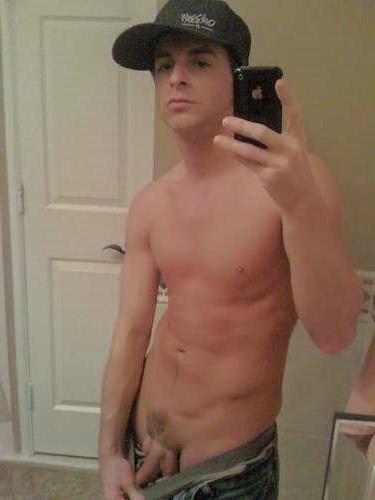 15P Guy with big dick self-shoots in his room