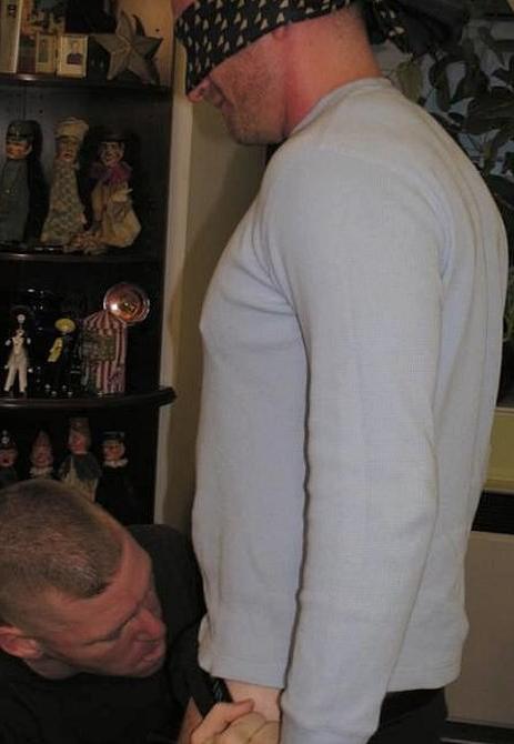 20P Mature couple enjoy hot sucking and rimming in a living room