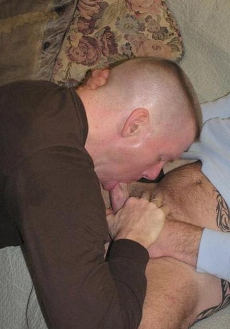 20P Mature couple enjoy hot sucking and rimming in a living room