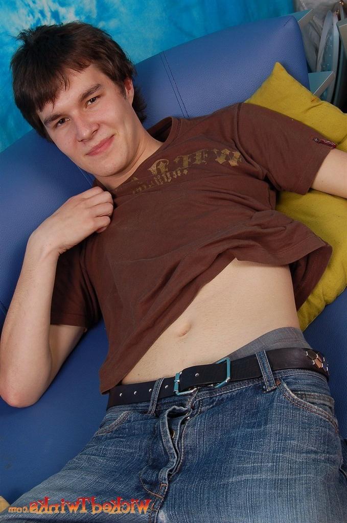 10P Solo twink shwos and jerks his long thick cock