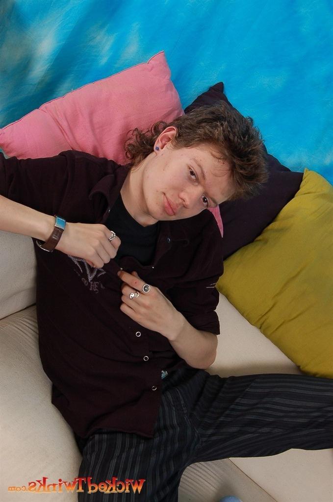 10P Solo twink shwos and jerks his long thick cock