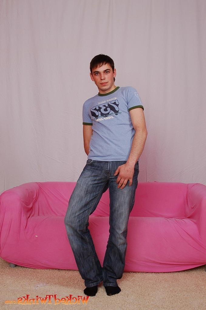 10P Solo twink shwos and jerks his long thick cock