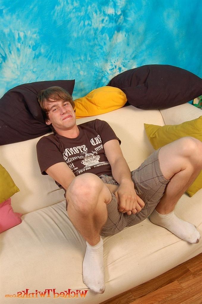 10P Solo twink shwos and jerks his long thick cock