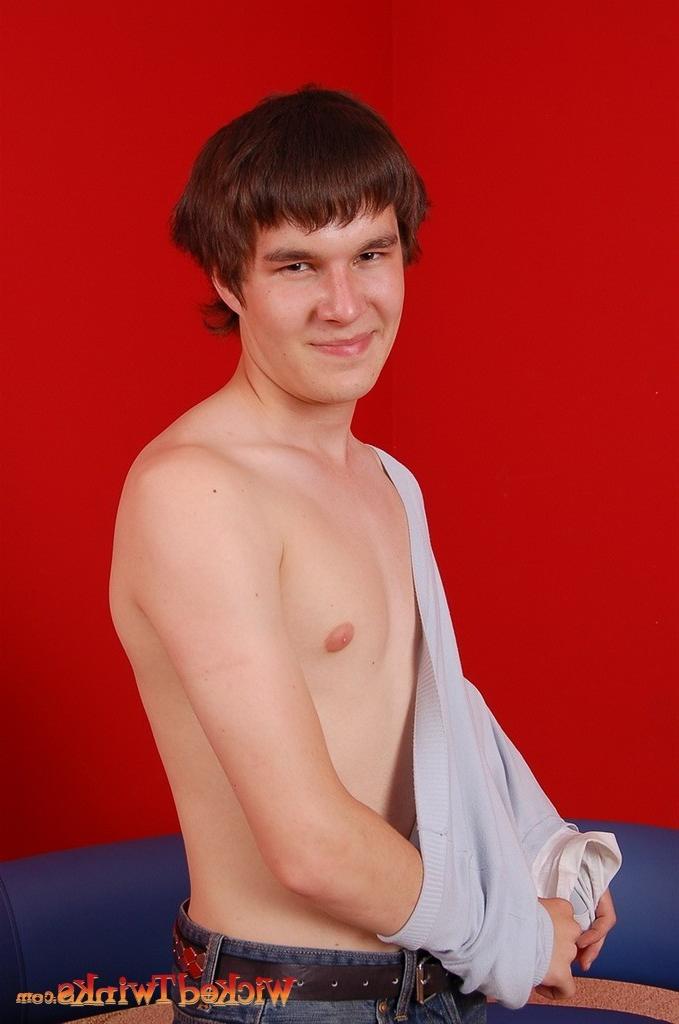 10P Solo twink shwos and jerks his long thick cock