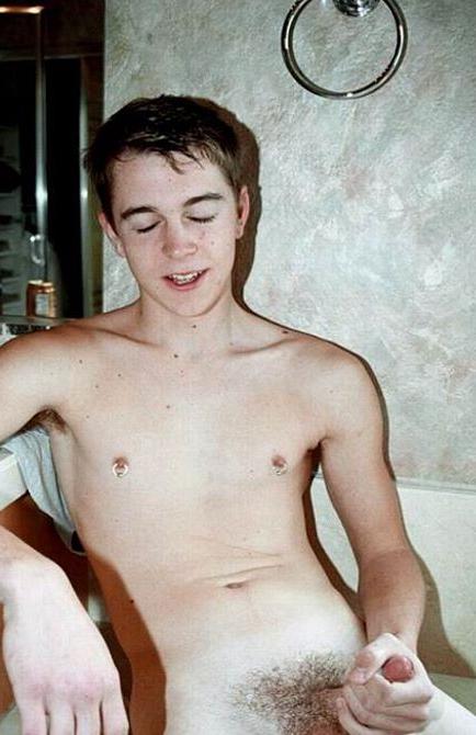 20P Sweet college dudes diddling and facial cumming in a shower