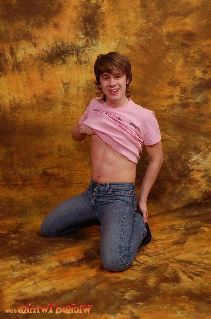 10P Solo twink shwos and jerks his long thick cock