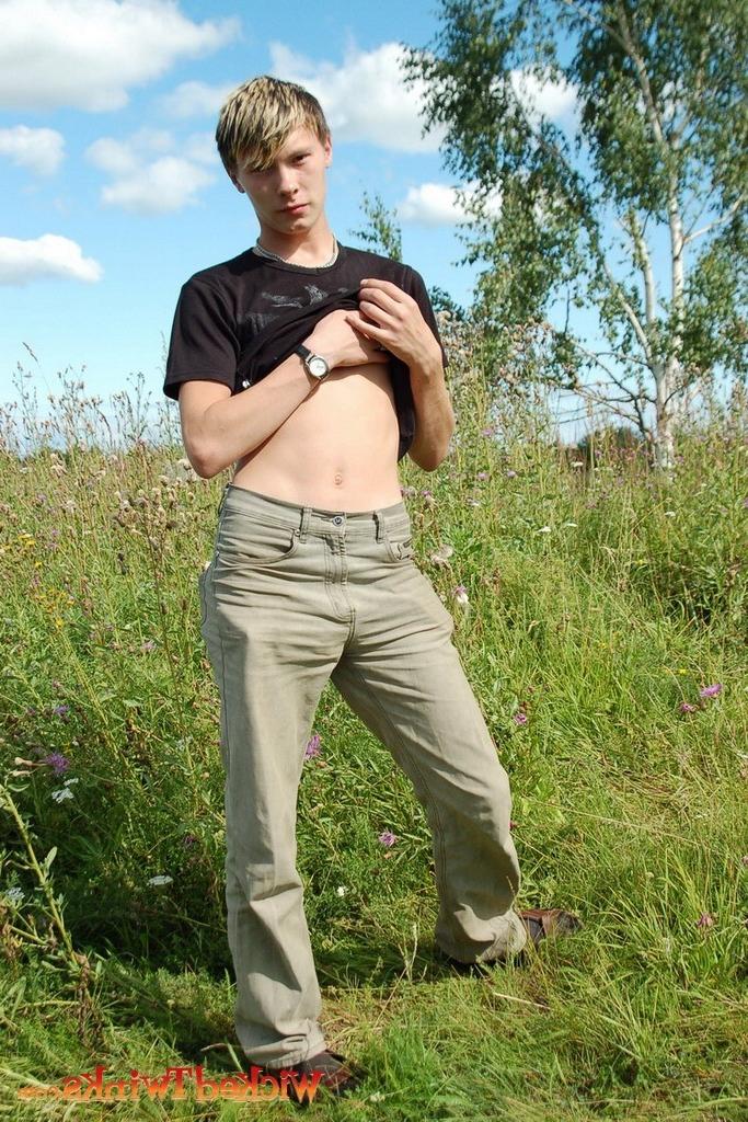 10P Solo twink shwos and jerks his long thick cock