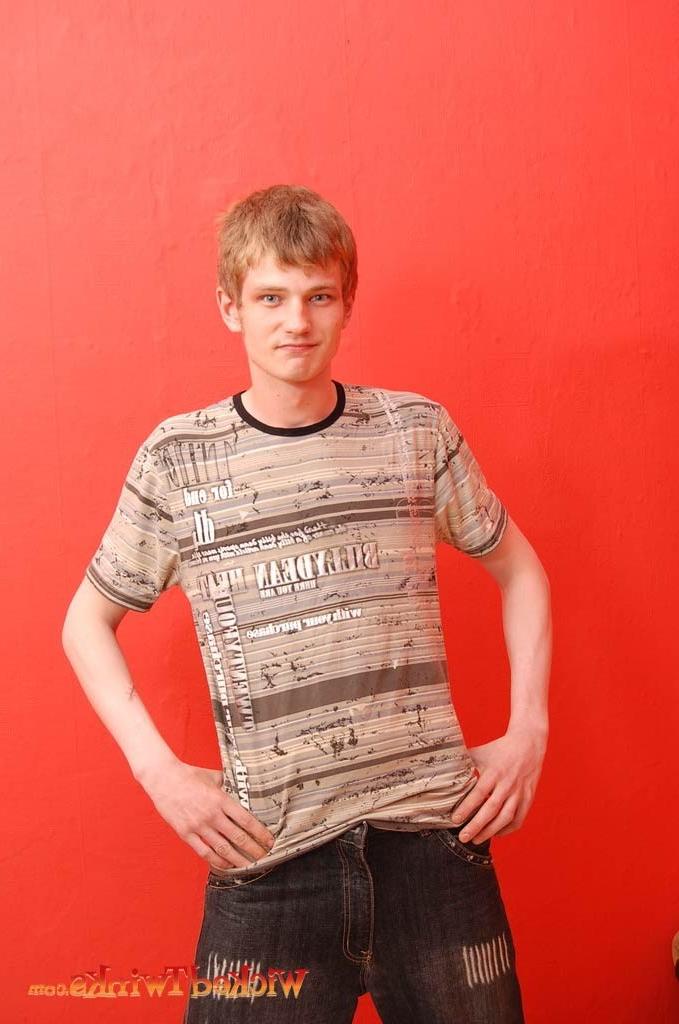 10P Solo twink shwos and jerks his long thick cock