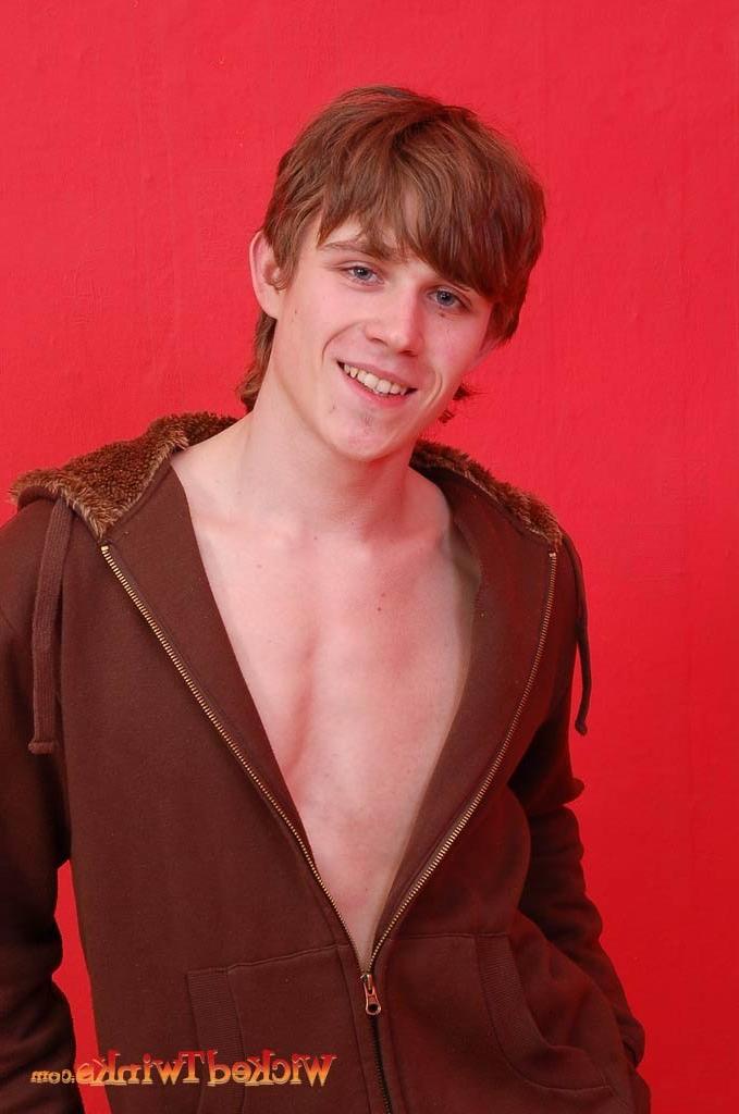10P Solo twink shwos and jerks his long thick cock