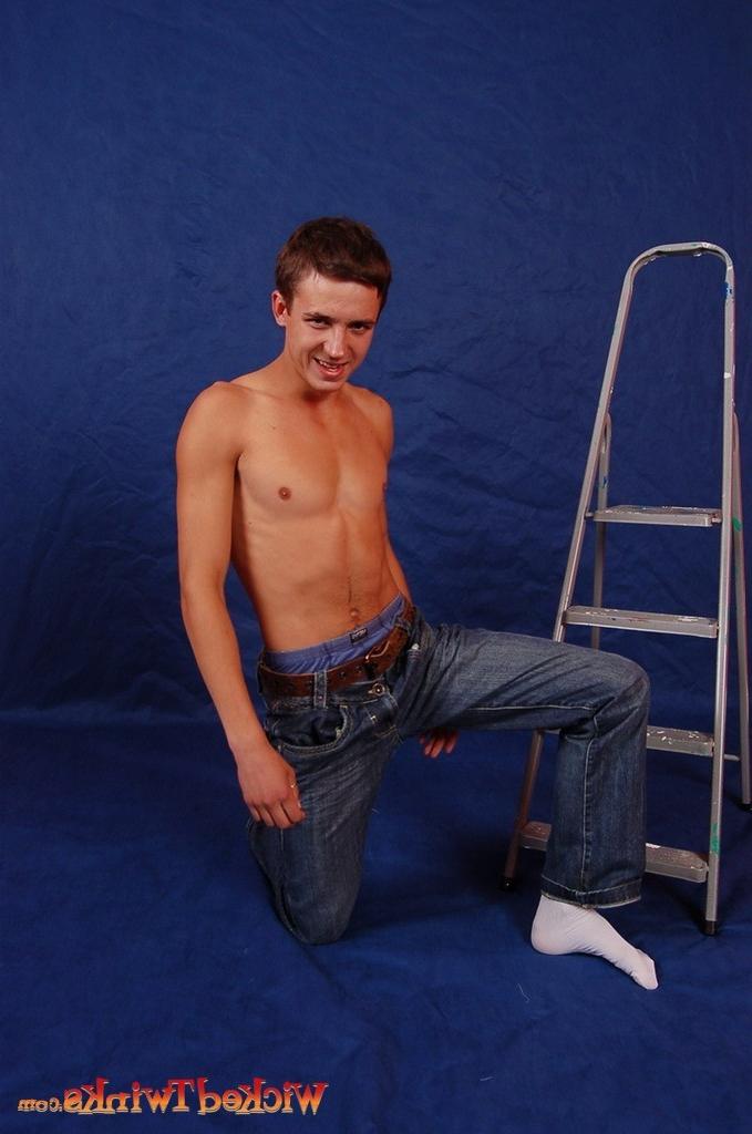 10P Solo twink shwos and jerks his long thick cock