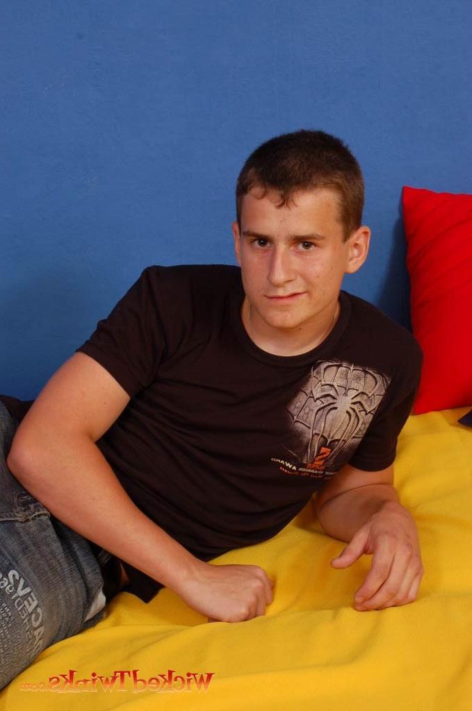 10P Solo twink shwos and jerks his long thick cock