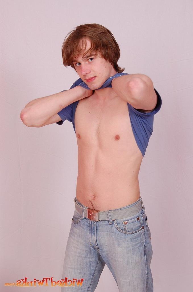10P Solo twink shwos and jerks his long thick cock