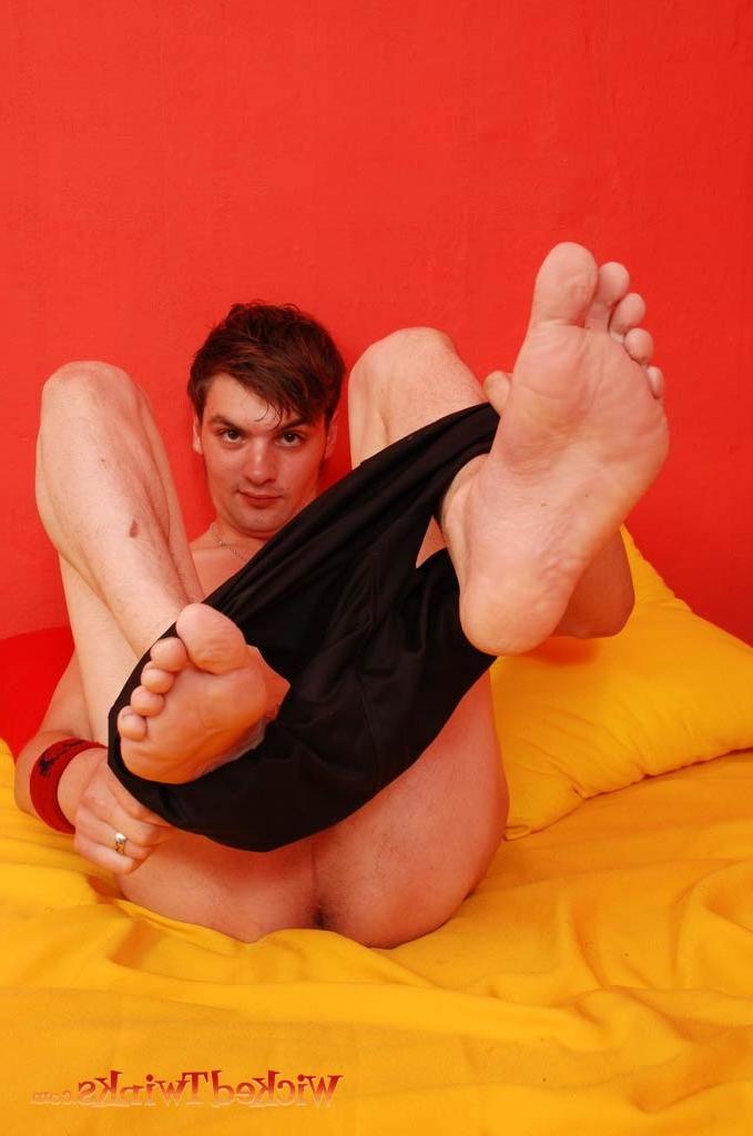 10P Solo twink shwos and jerks his long thick cock