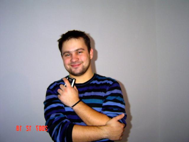 12P Hotny dude tingaro sucks his roommates cock in these hot banging pics