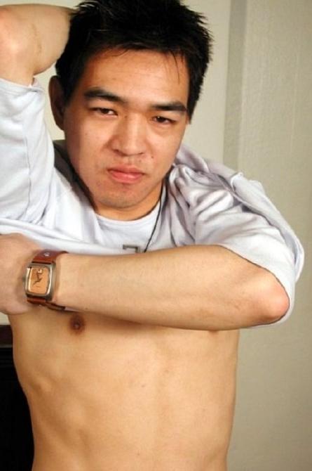 20P Asian twink enjoys stripping and jerking off in a living room