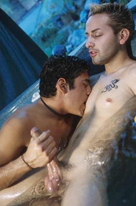 20P Two latino twinks sucking and screwing and cumming in a bath