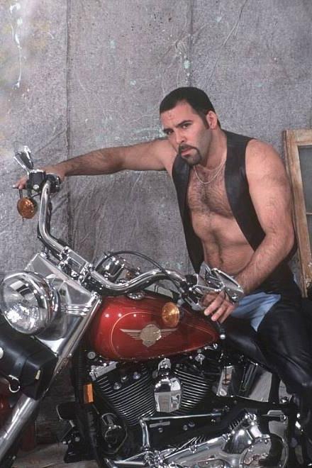 20P Hairy muscle biker n latin twink sucking n rimming n fucking