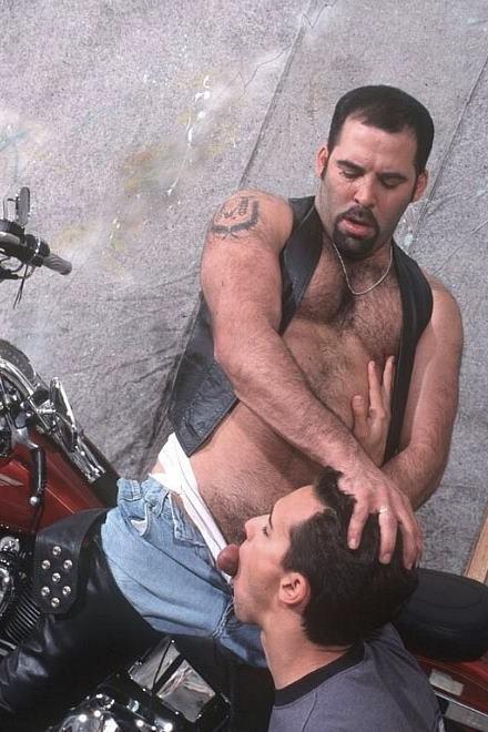 20P Hairy muscle biker n latin twink sucking n rimming n fucking