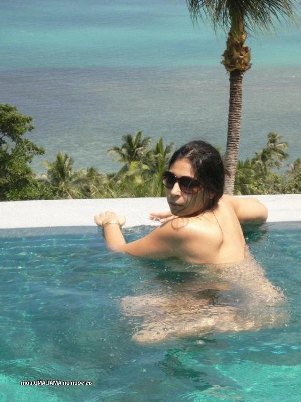 10P Busty Mexican girlfriend gets naughty posing topless