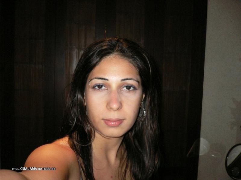 10P Busty Mexican girlfriend gets naughty posing topless