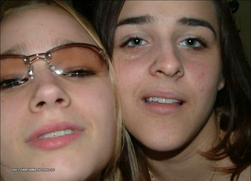 14P Hot and wild lesbians finger-banging each others cunts