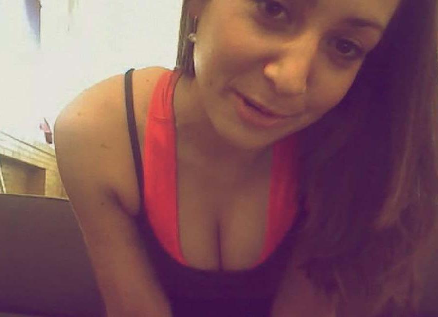 15P Sexy naughty Mexican bitch spreads for her BF