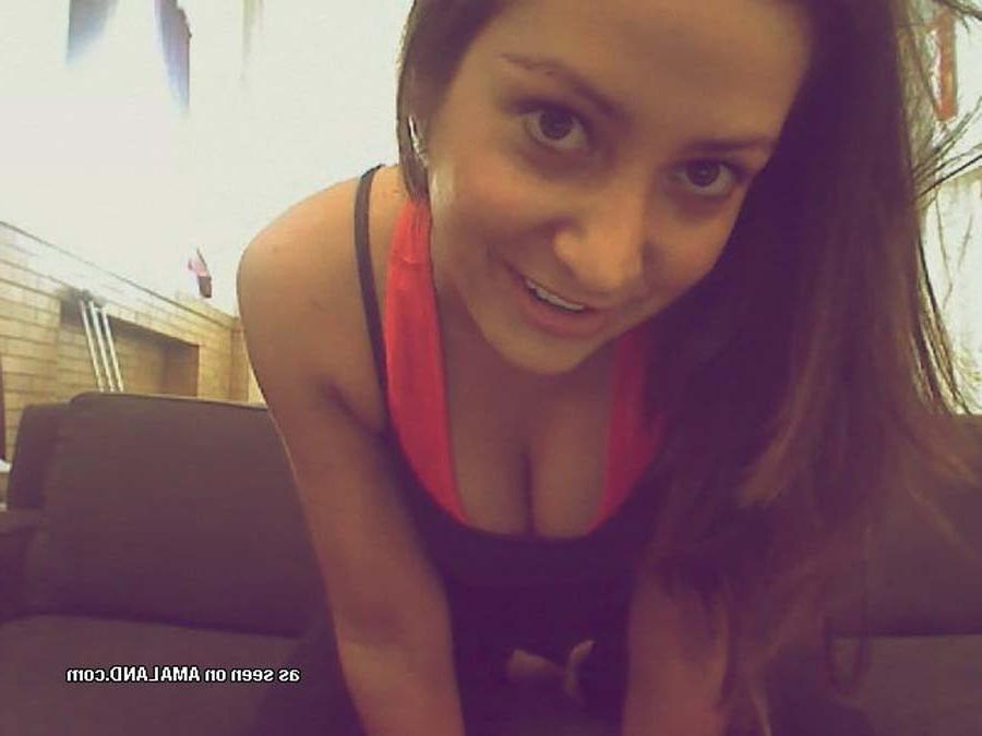 15P Sexy naughty Mexican bitch spreads for her BF