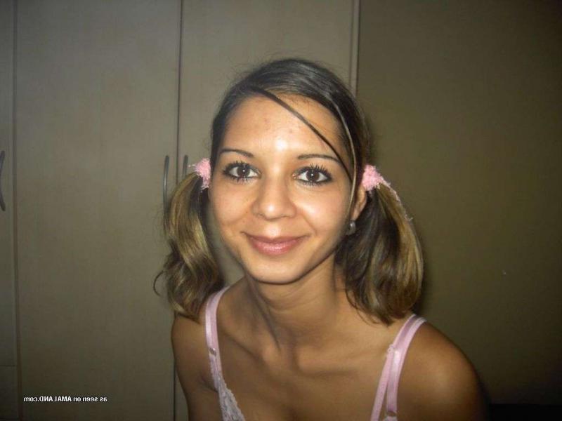 14P Chick strips naked and pleasures her boyfriend