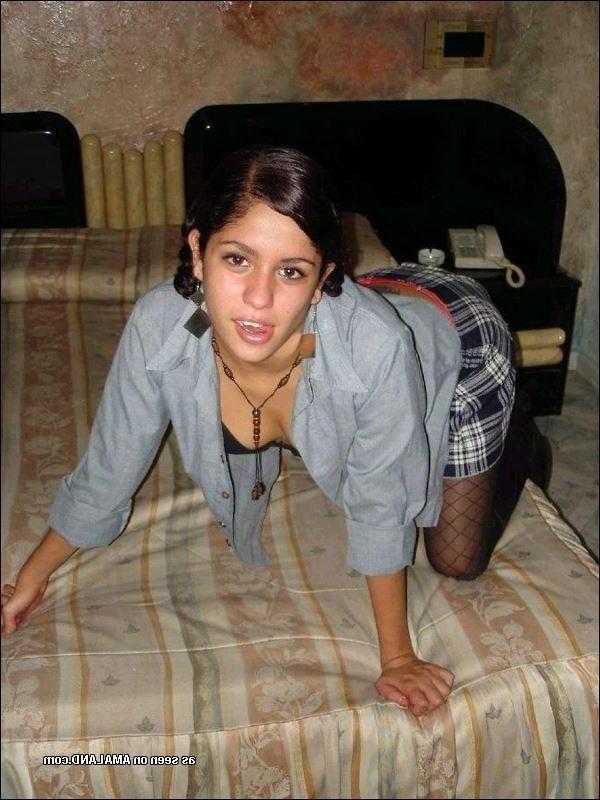 10P Mexican babe in lingerie posing in sexy POV pictures