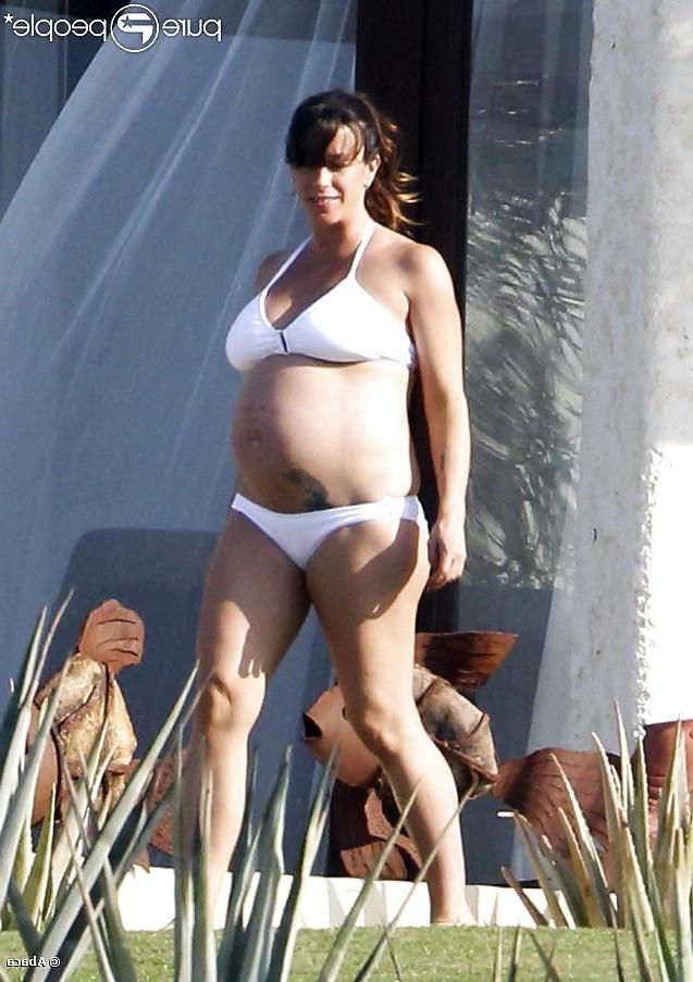 25P Hot pregnant celebs