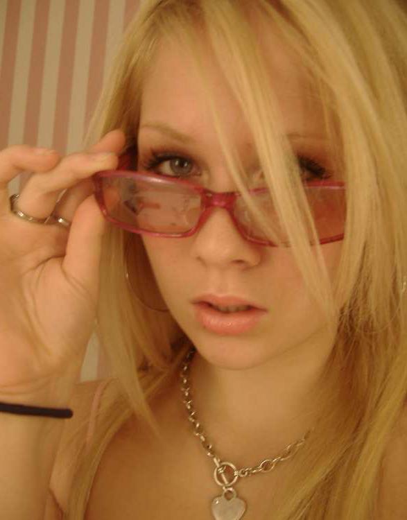 15P Photos of gorgeous girls camwhoring